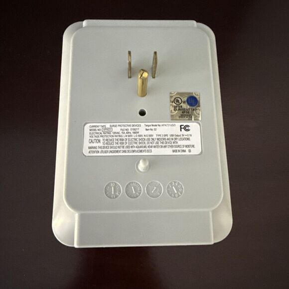 Targus Plug-N-Power Charging Station - 3 Outlets with 2 USB Ports  (APA21US) - Picture 4 of 8